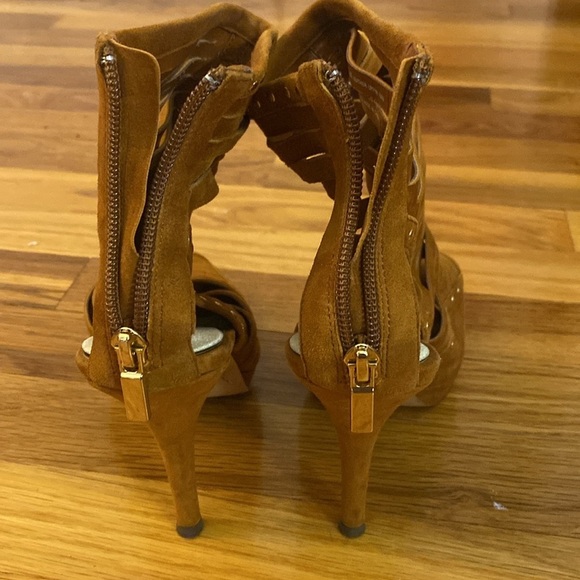 Boutique women’s Brown Studded Heels Size 7 - Picture 2 of 6